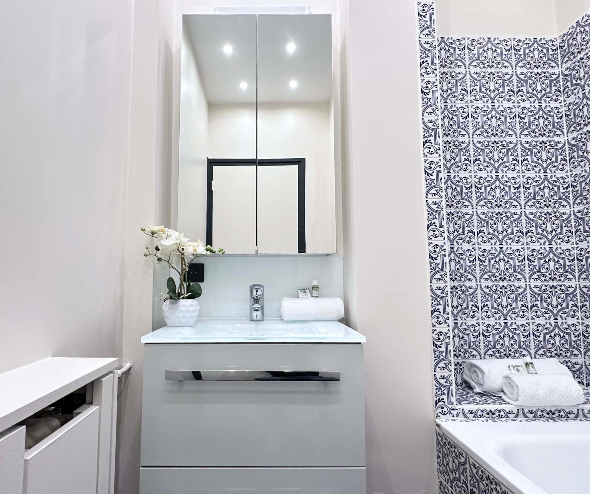 Stylish Apartment With A Balcony In Paris Dış mekan fotoğraf